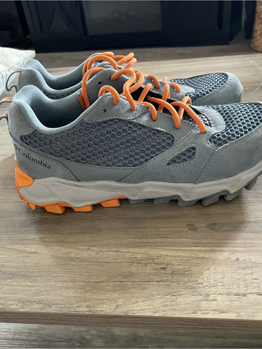 Columbia Ivo trail Breeze Hiking sneakers mesh gray suede upper Women’s 8